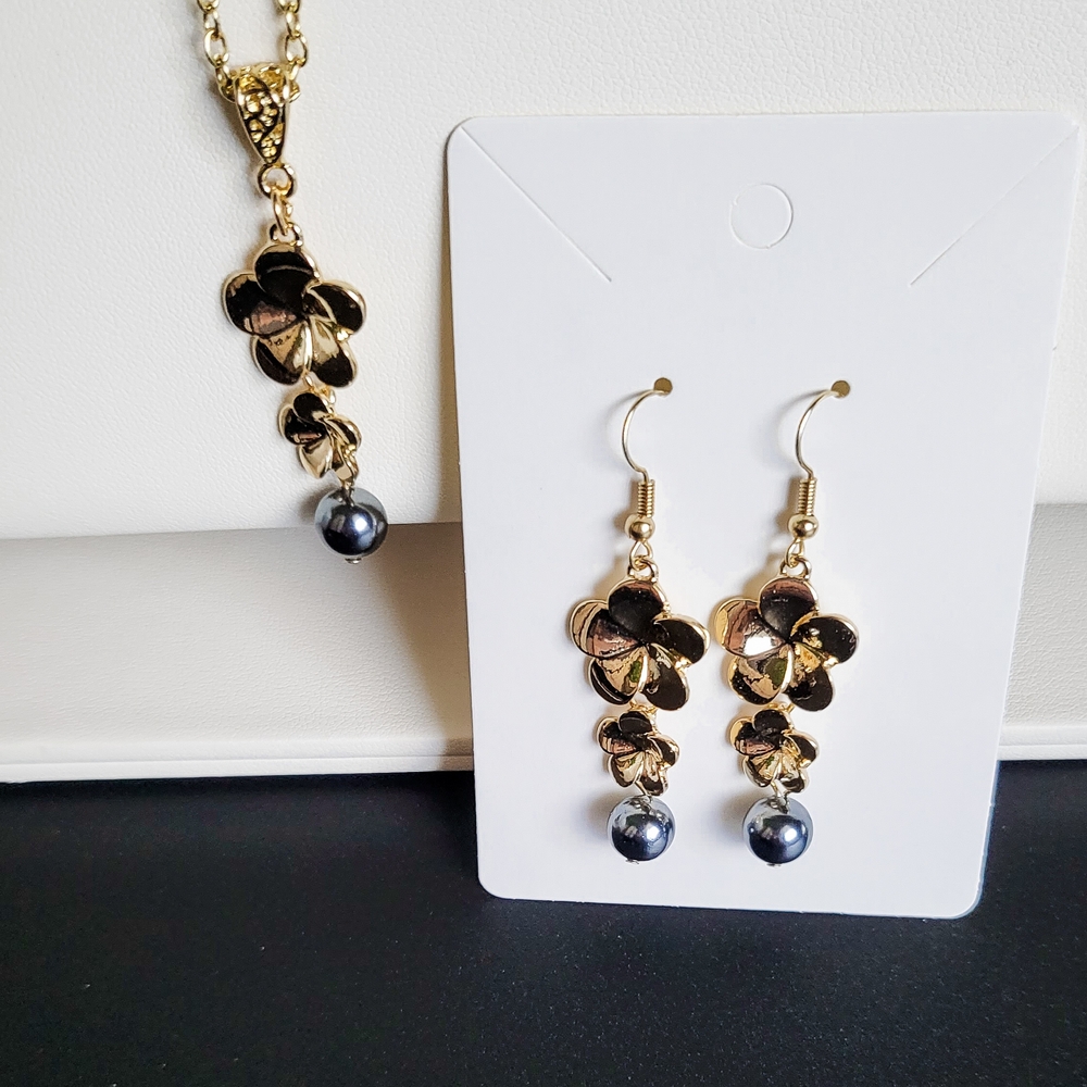 Hawaiian Pumeria Gold and Black Floral Jewelry Set